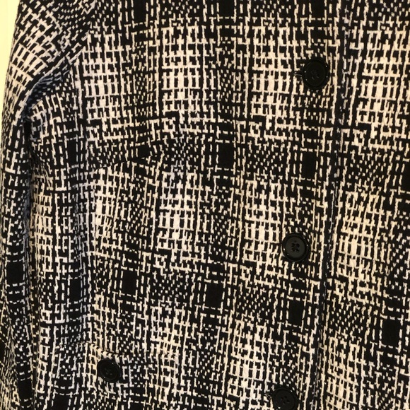 Stretchy & Soft Jacket 🎈2 for $15 🎈 - Picture 2 of 8